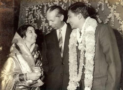 shri-mataji-with-sir-cp-and-prabhat-at-daughter-kalpanas-wedding